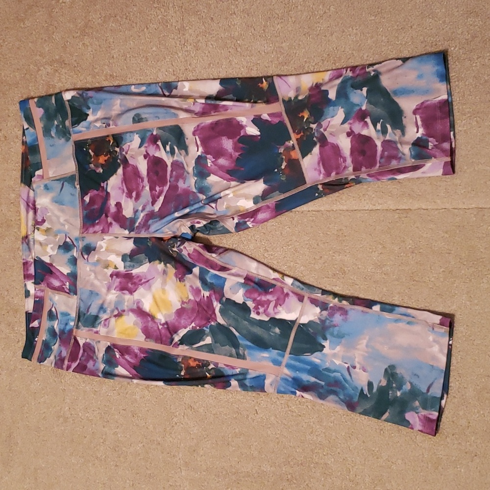 Tek Gear Women's Watercolor Capris